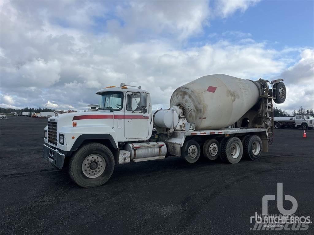 Mack RD688S Kamioni mešalice za beton