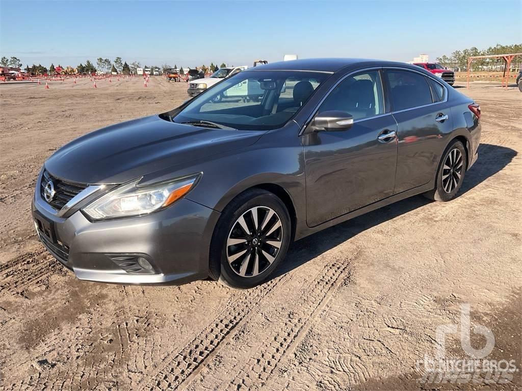 Nissan ALTIMA Automobili