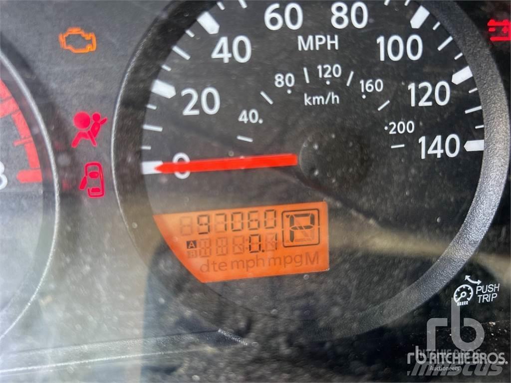 Nissan FRONTIER Pik up kamioni