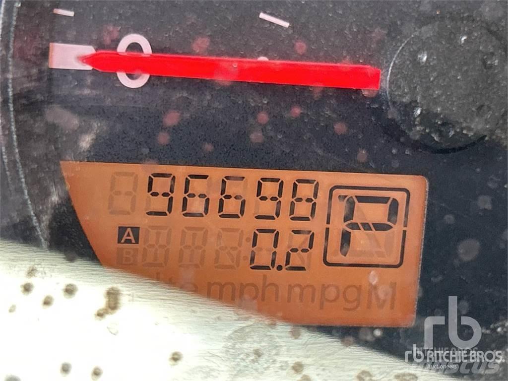 Nissan FRONTIER Pik up kamioni