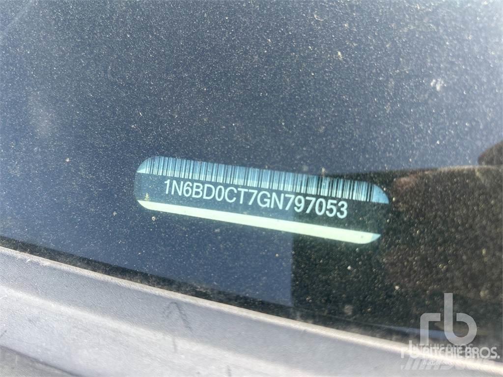 Nissan FRONTIER Pik up kamioni