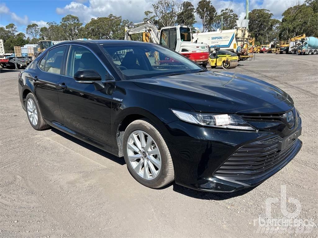 Toyota CAMRY Automobili