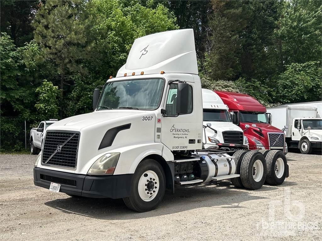 Volvo VNL300 Tegljači