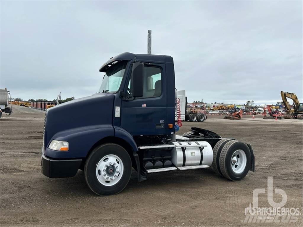 Volvo VNM200 Tegljači