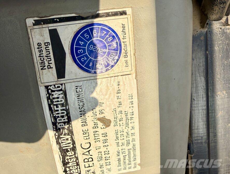 CAT 906 Utovarivači na točkove