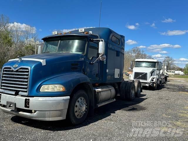 Mack CXN613 Tegljači