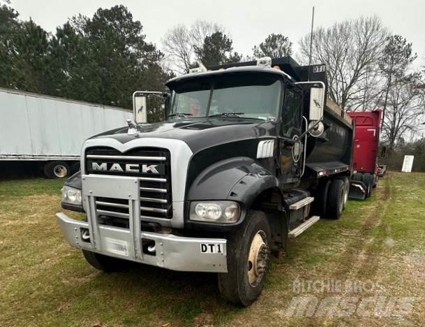 Mack GU713 Kiperi kamioni