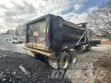 Mack GU713 Kiperi kamioni