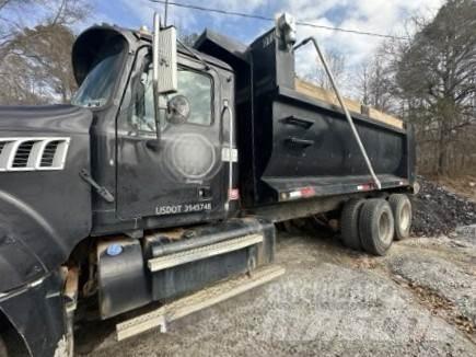 Mack GU713 Kiperi kamioni