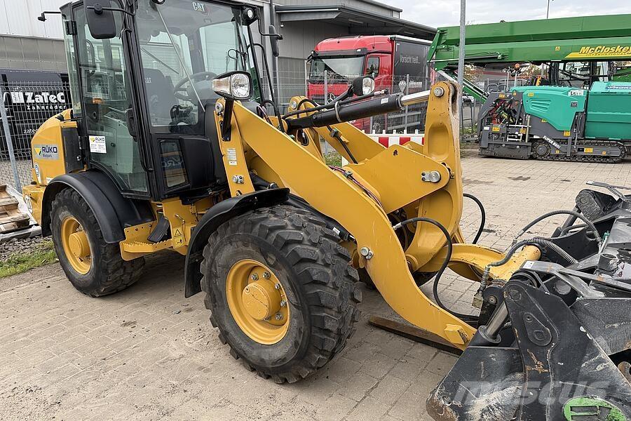 CAT 906 M Utovarivači na točkove