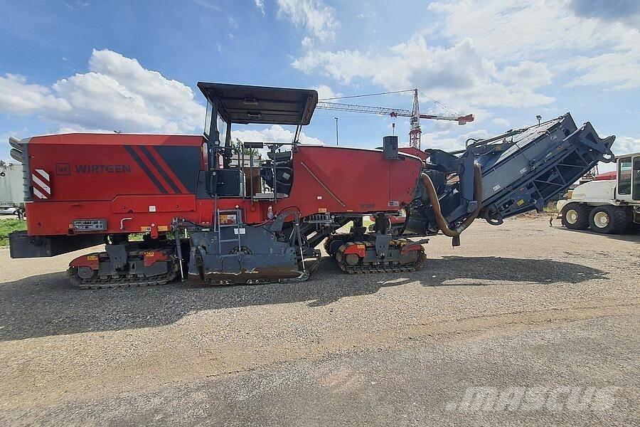 Wirtgen W 220 Freze za asfalt