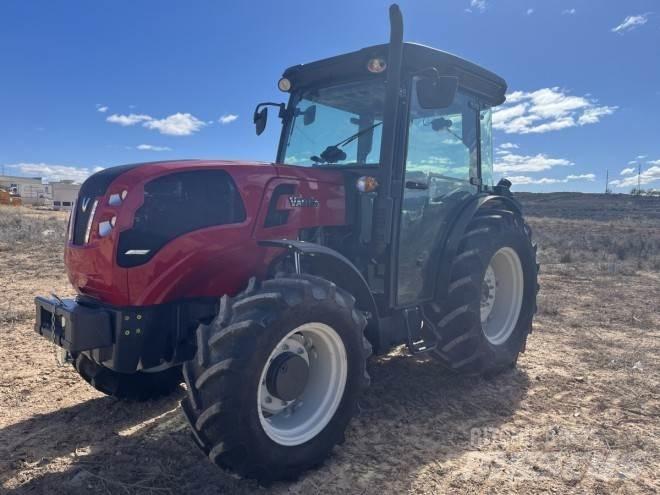 Valtra F105S Traktori