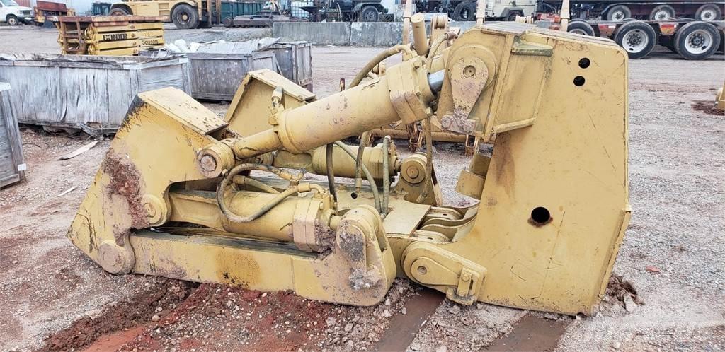 CAT D8R Kultivatori za građevinarstvo