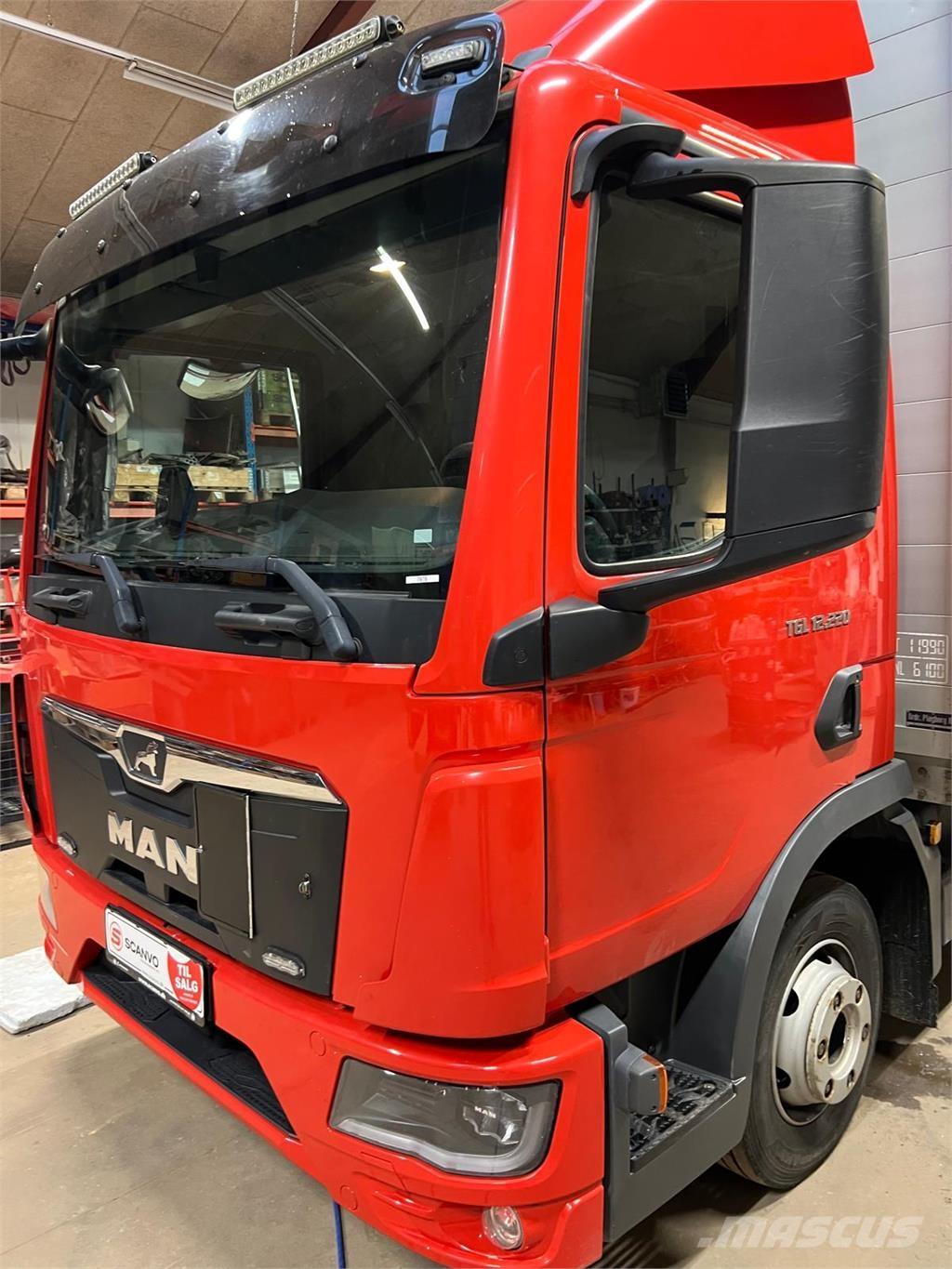 MAN TGL 12-220 BL Kamioni sa ciradom