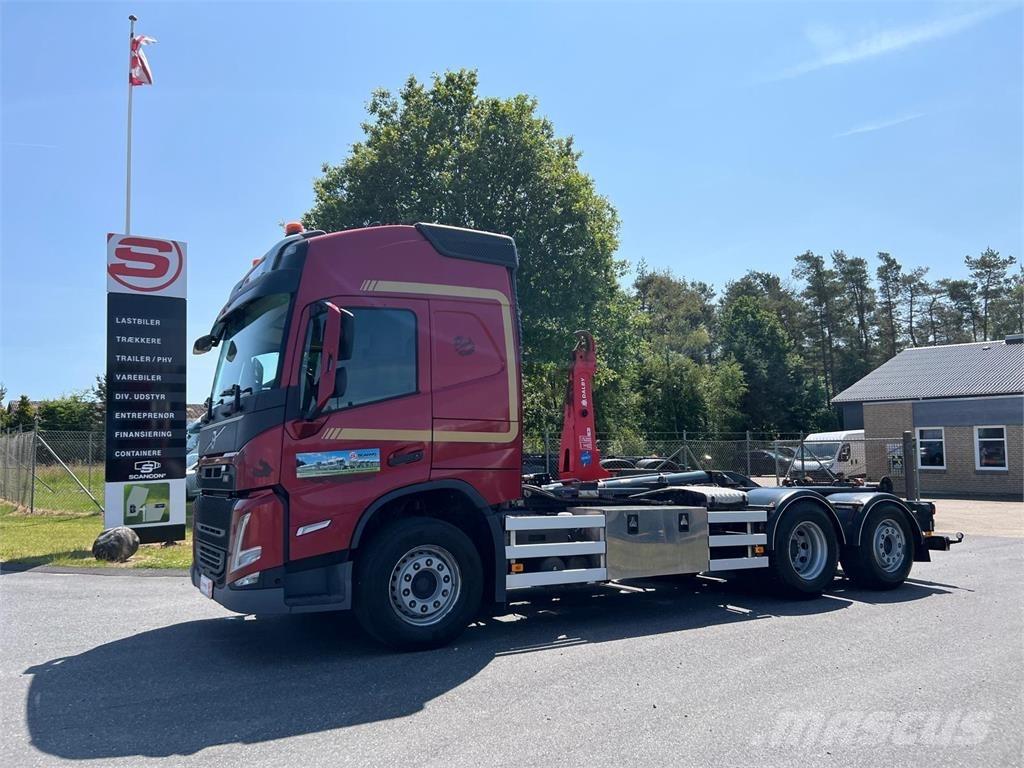 Volvo FM430 Rol kiper kamioni sa kukom za podizanje tereta