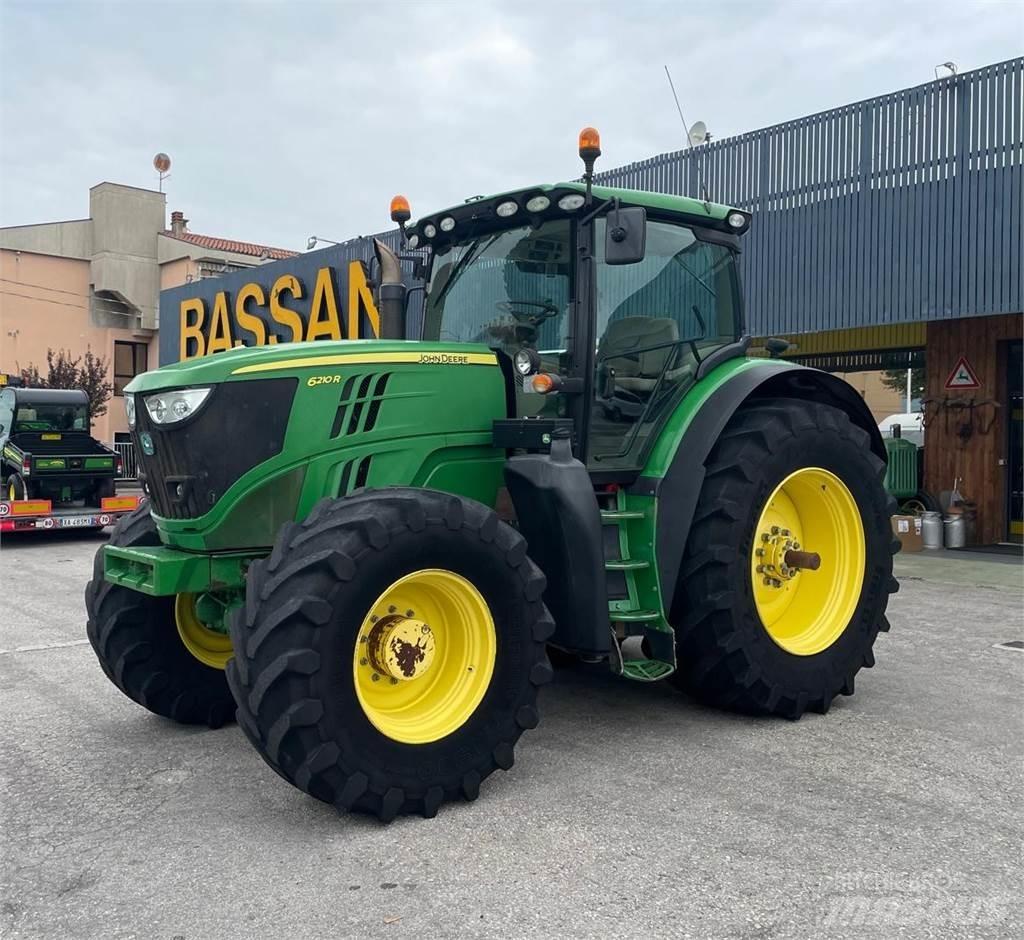 John Deere 6210 R Traktori