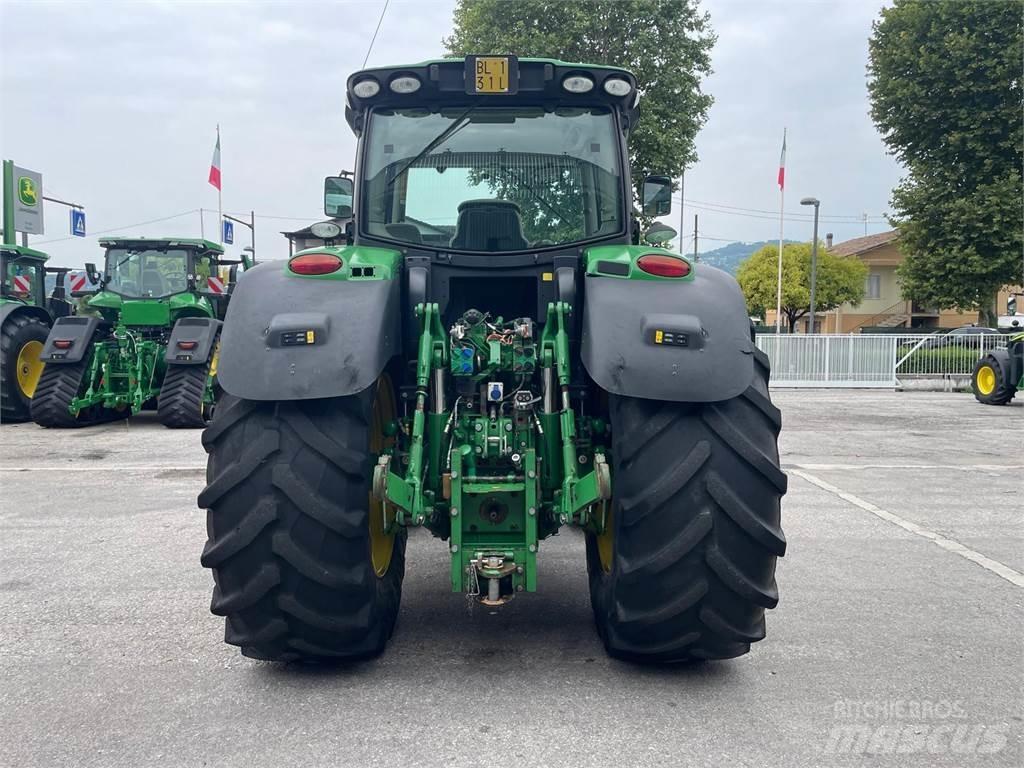 John Deere 6210 R Traktori