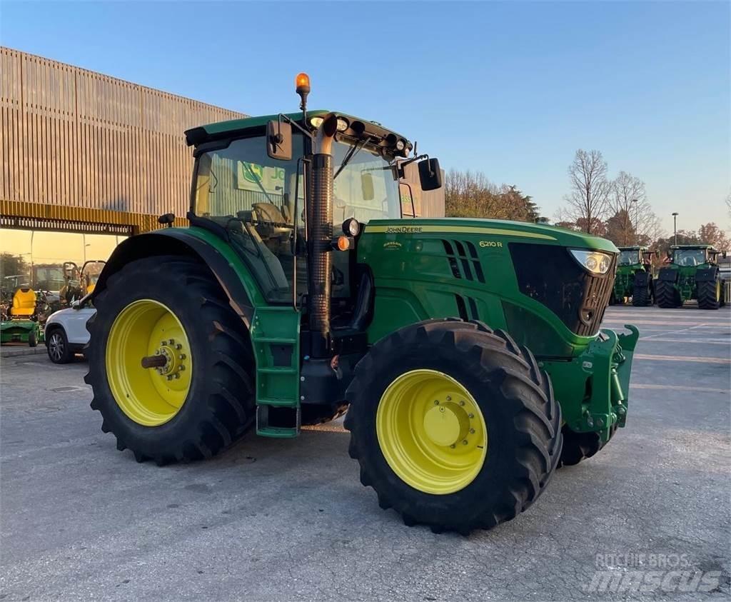 John Deere 6210 R Traktori