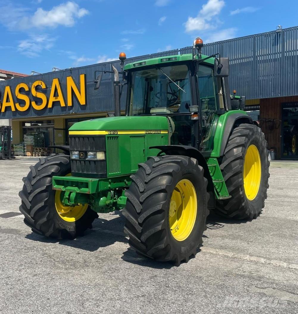 John Deere 6810 Traktori