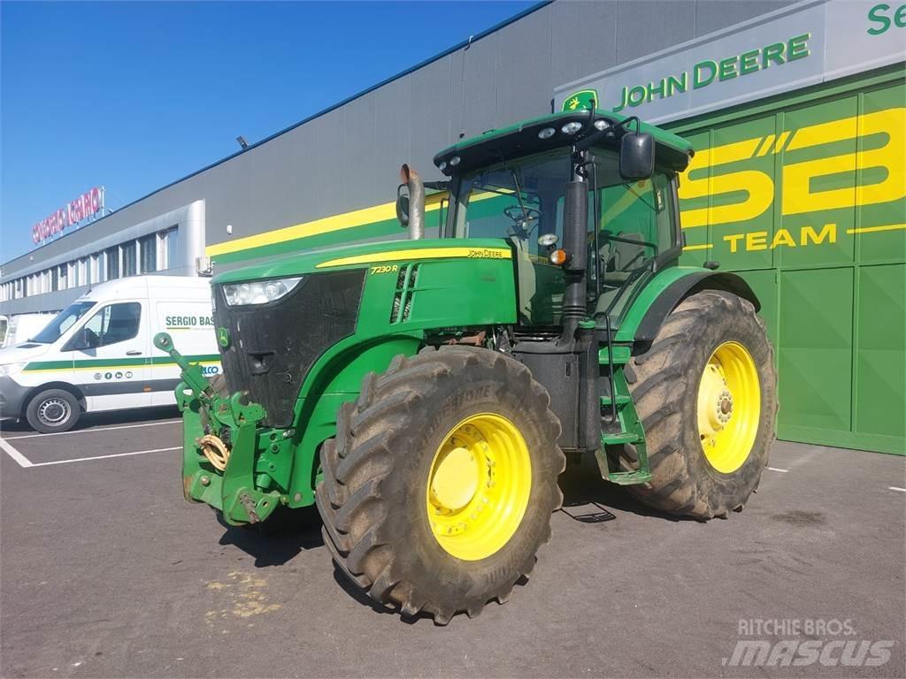 John Deere 7230 R Traktori