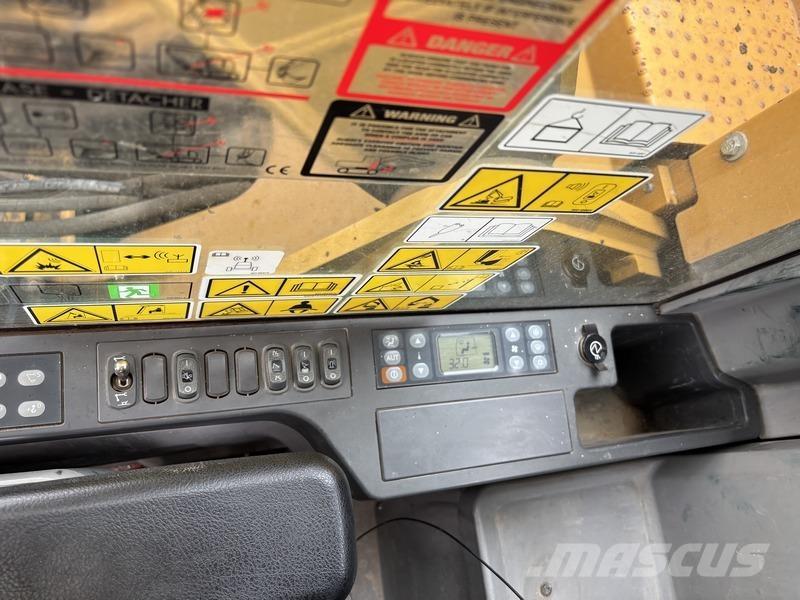 CAT 325FL Bageri guseničari