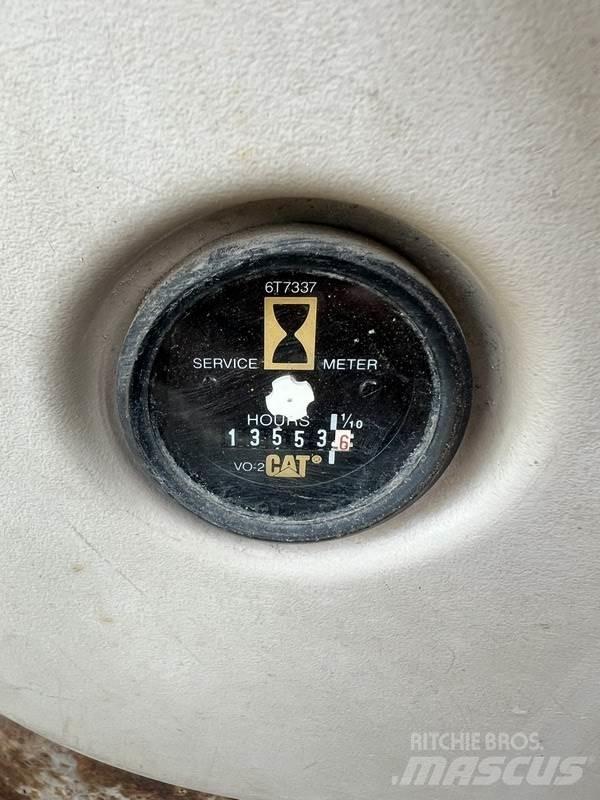 CAT 330. Bageri guseničari