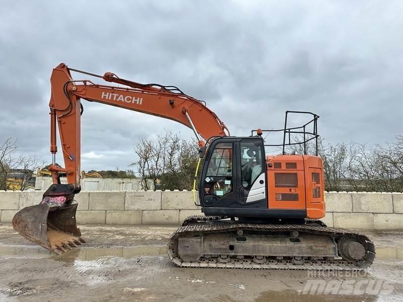 Hitachi ZX225USLC-6 Bageri guseničari