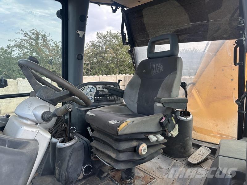 JCB 4CX Sitemaster Rovokopači