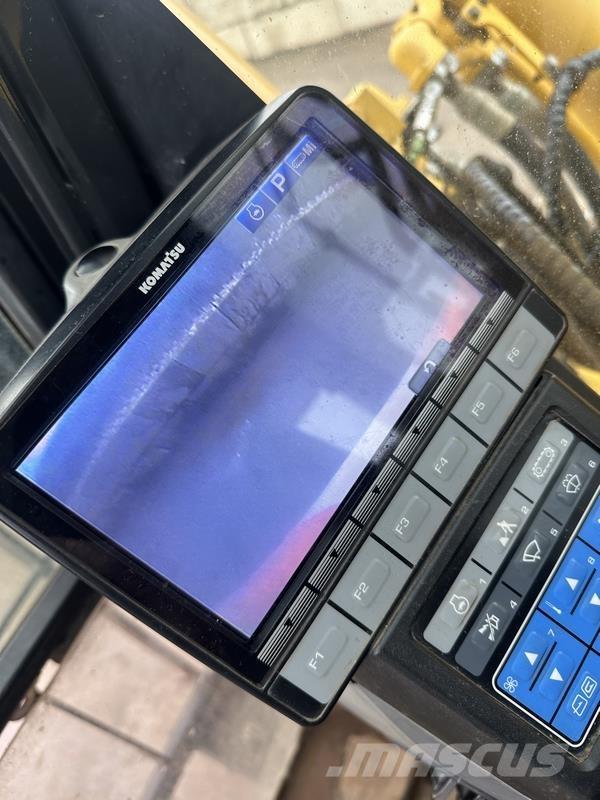 Komatsu PC490 LC-10 Bageri guseničari