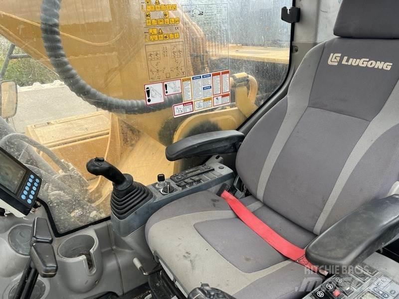 LiuGong CLG933 Bageri guseničari