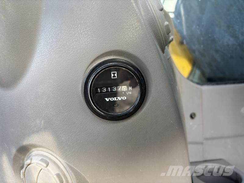 Volvo ECR235 DL Bageri guseničari