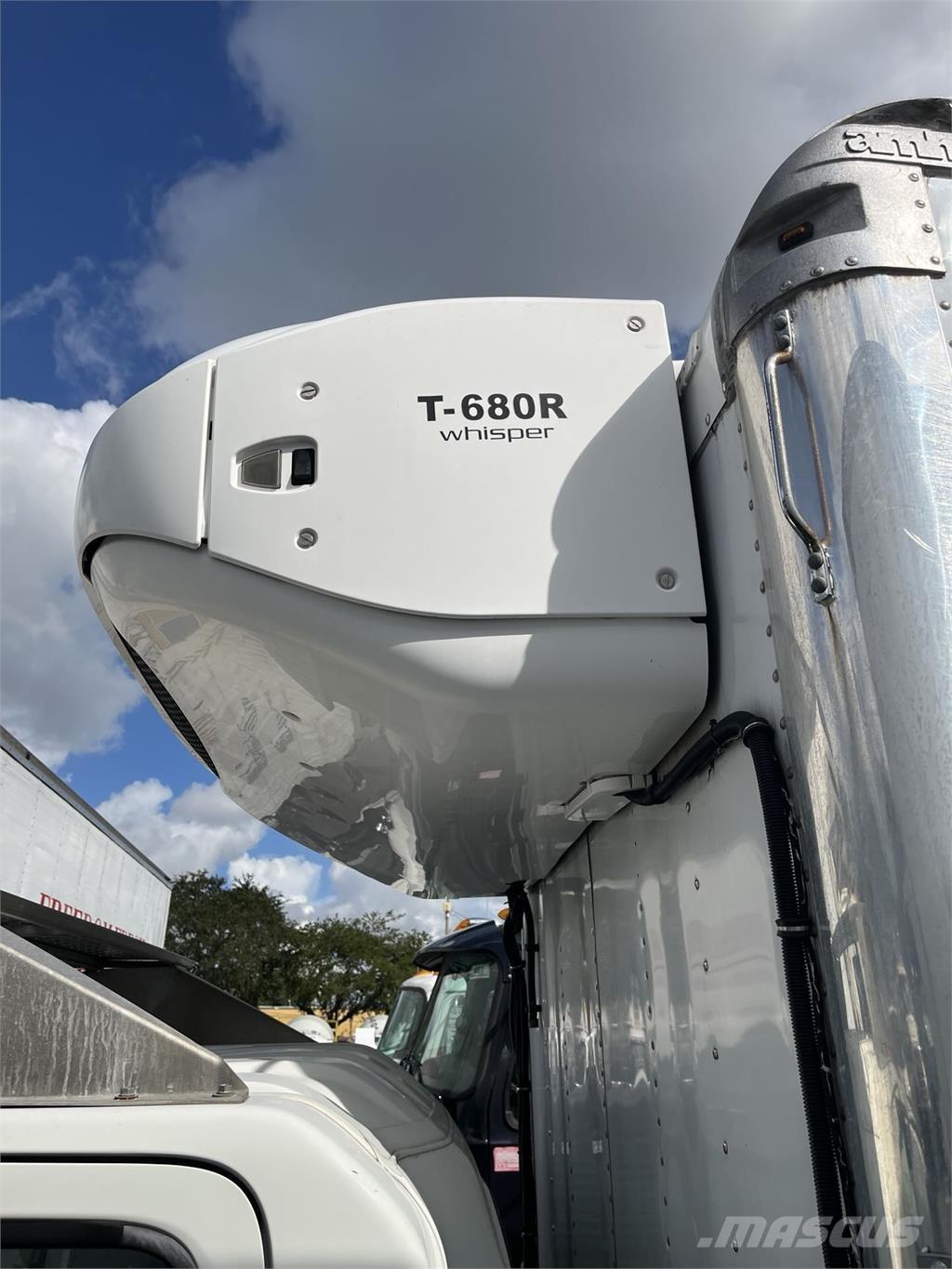 Isuzu NPR Sanduk kamioni