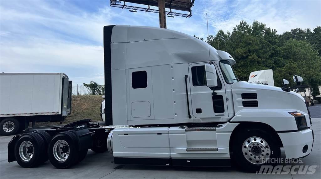 Mack AN64T Tegljači