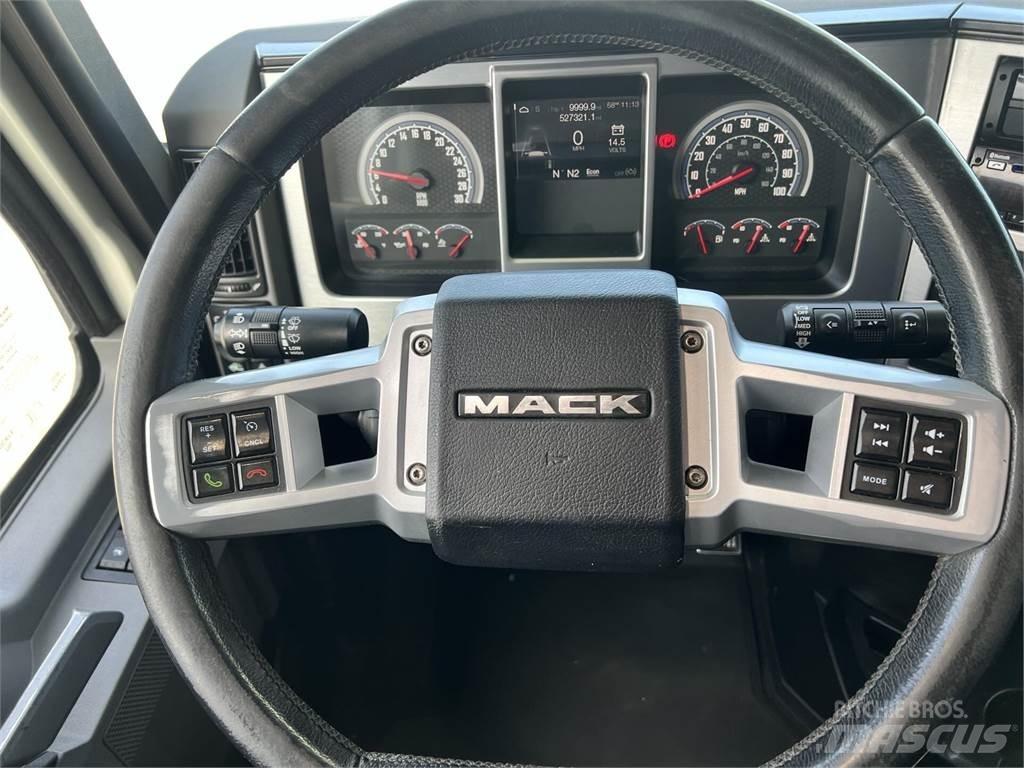 Mack AN64T Tegljači