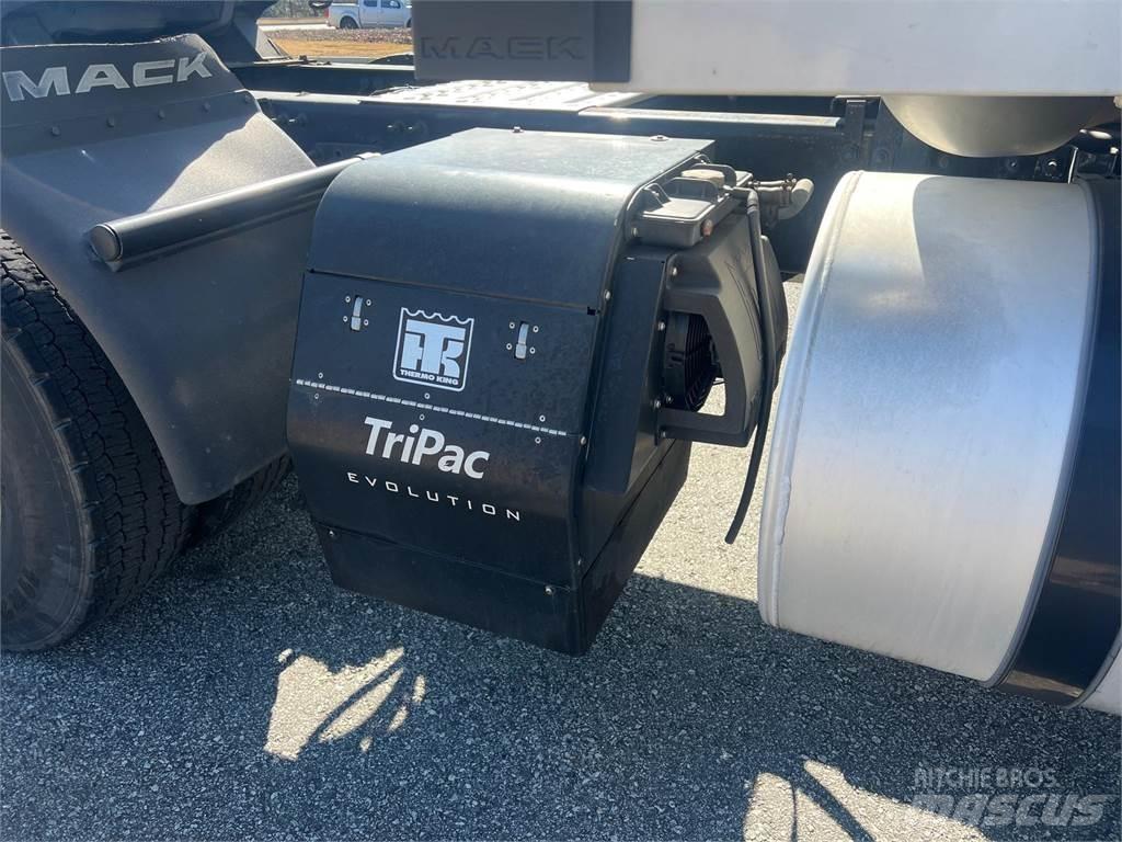 Mack AN64T Tegljači