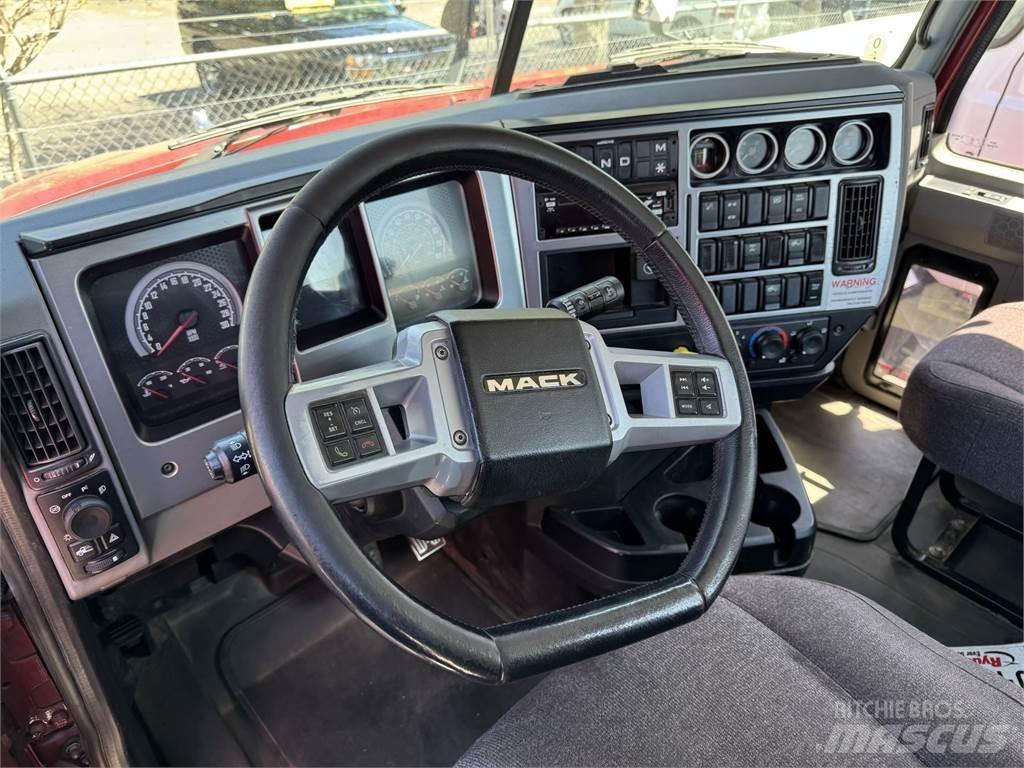 Mack AN64T Tegljači