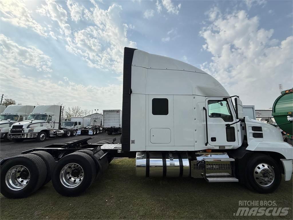 Mack AN64T Tegljači
