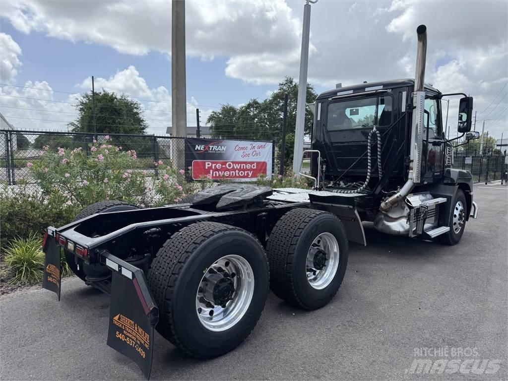 Mack AN64T Tegljači