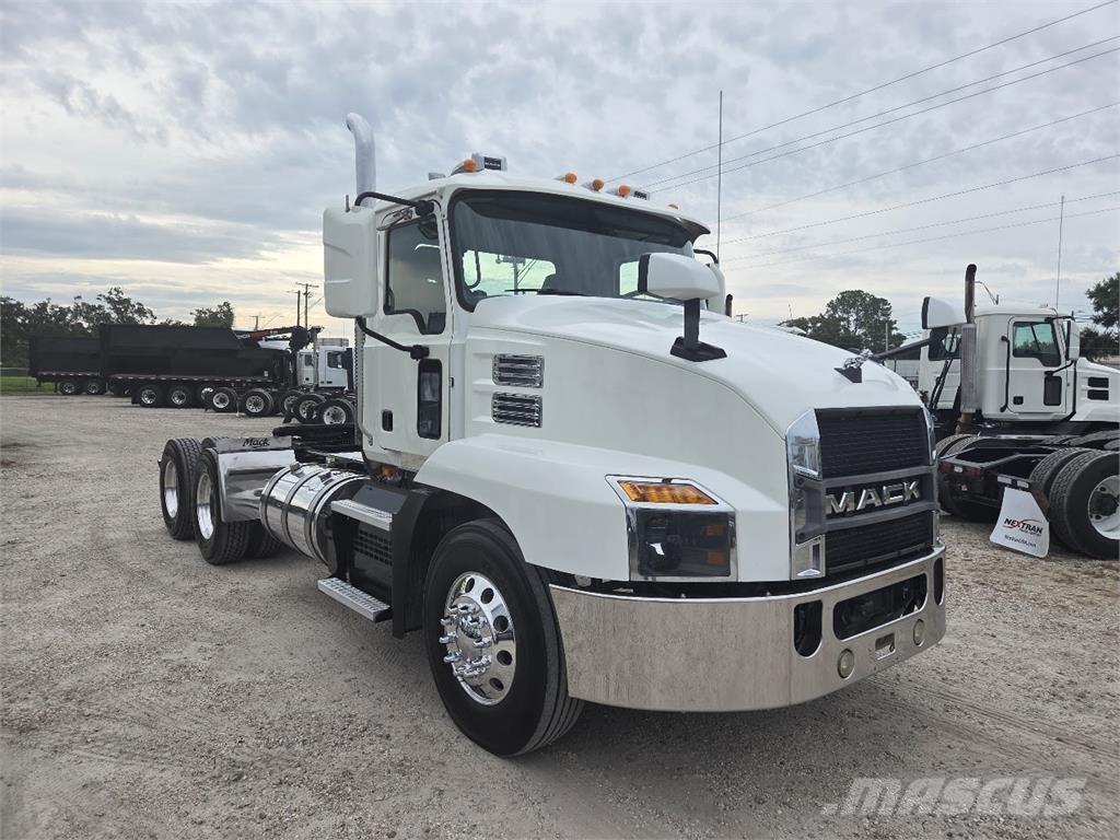 Mack AN64T Tegljači