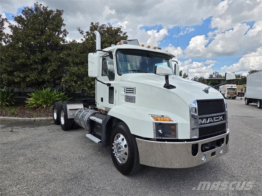 Mack AN64T Tegljači