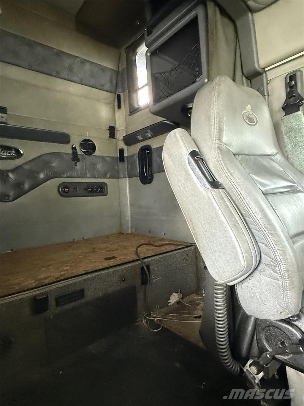 Mack CXU613 Tegljači