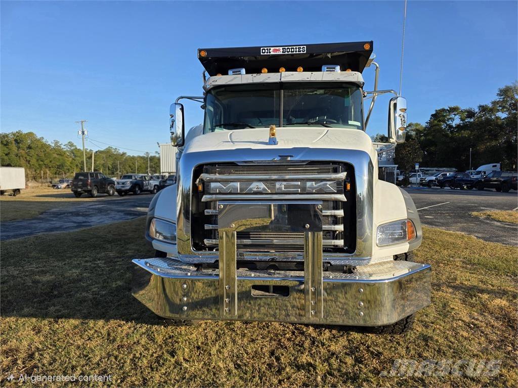 Mack GR64B Kiperi kamioni