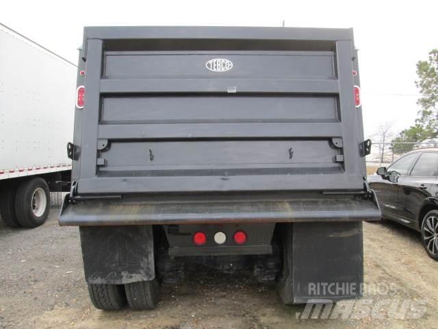 Mack GR64F Kiperi kamioni