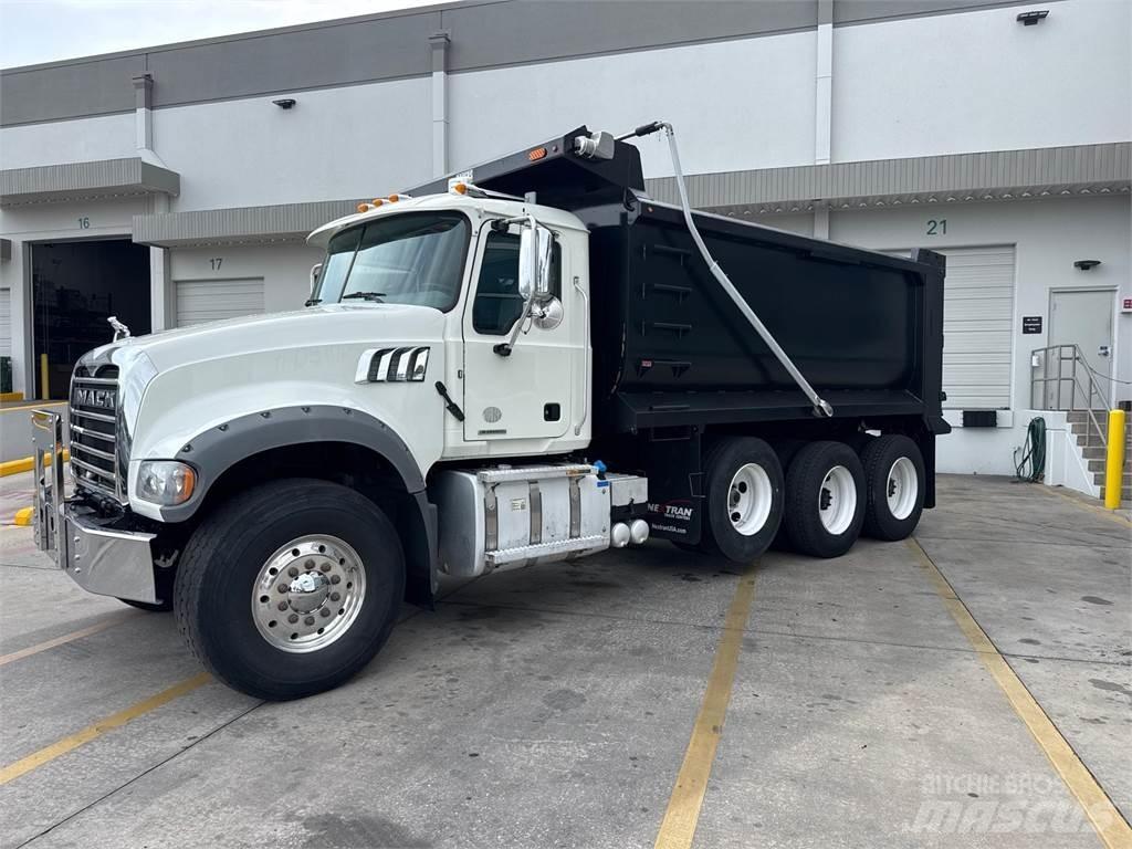 Mack GR64F Kiperi kamioni