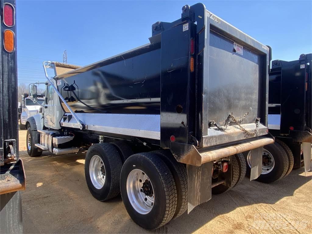 Mack GR64F Kiperi kamioni