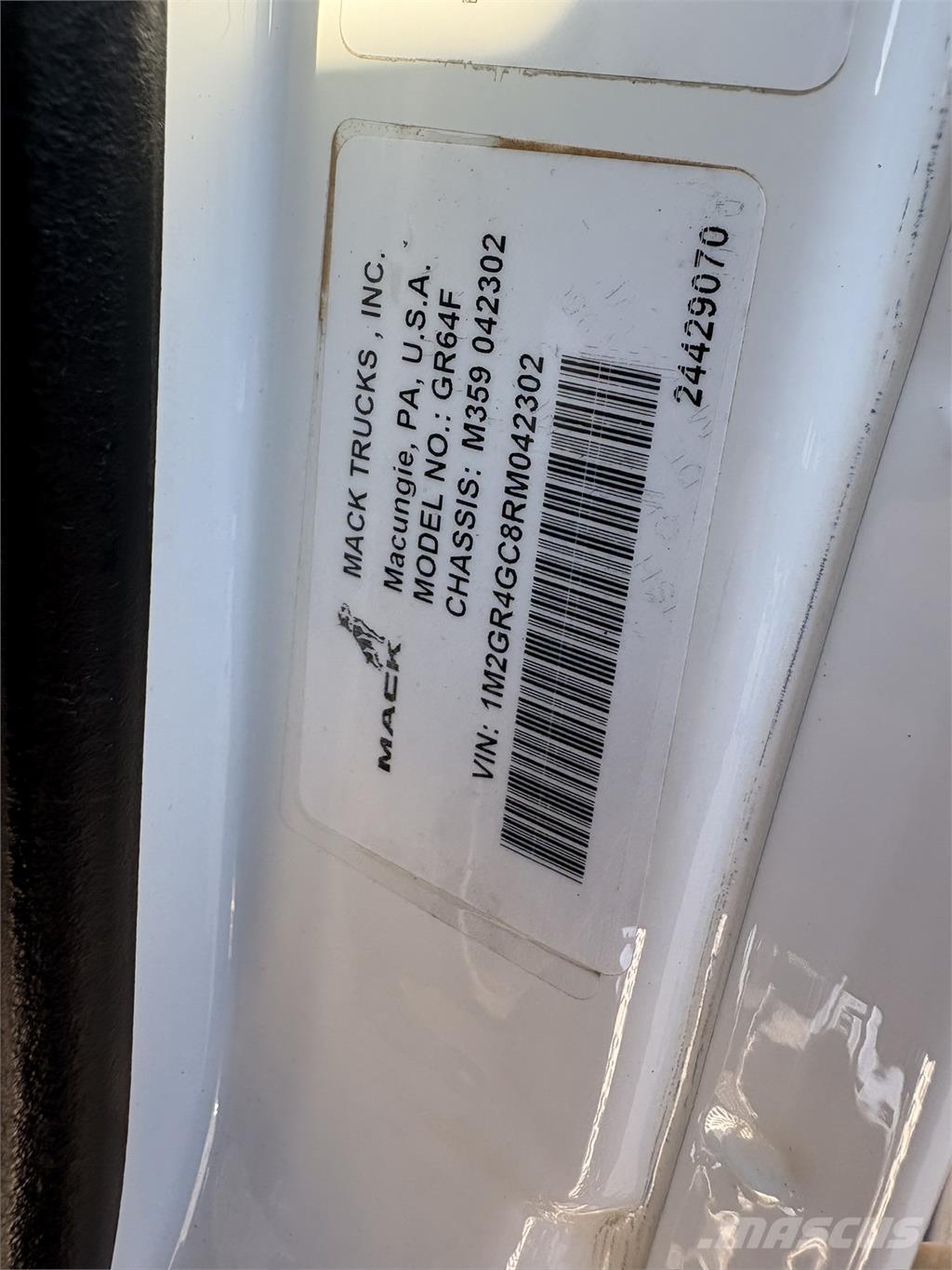 Mack GR64F Kiperi kamioni