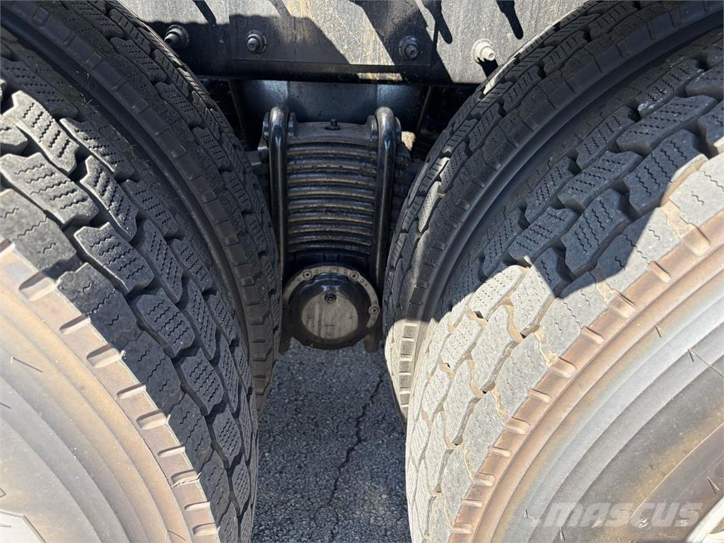 Mack GR64F Ostali kamioni