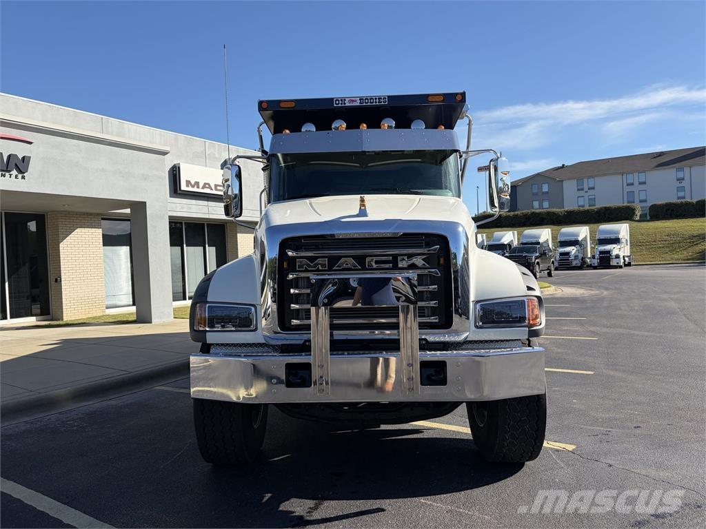 Mack GR64FR Kiperi kamioni