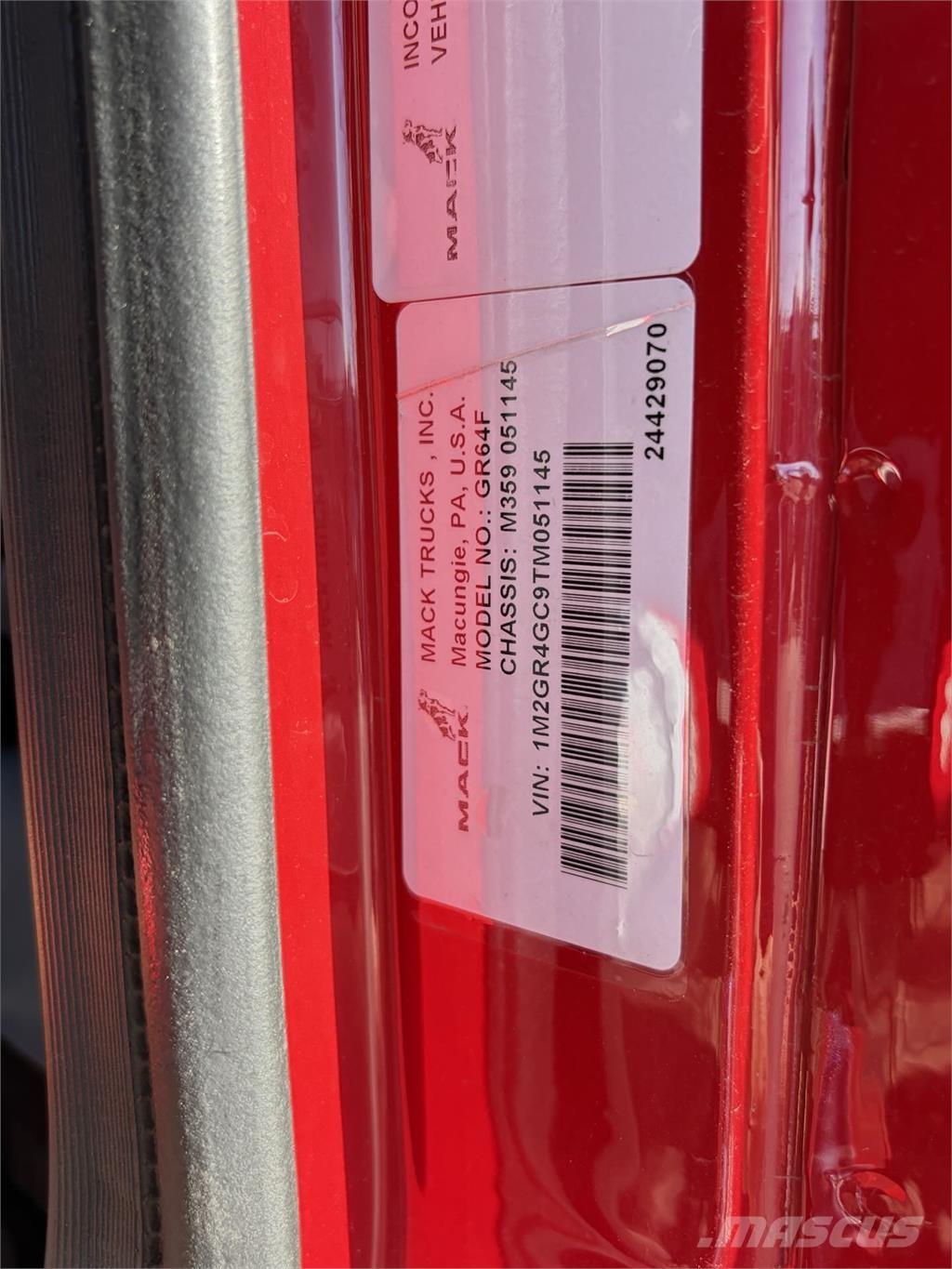 Mack GR64FR Kiperi kamioni