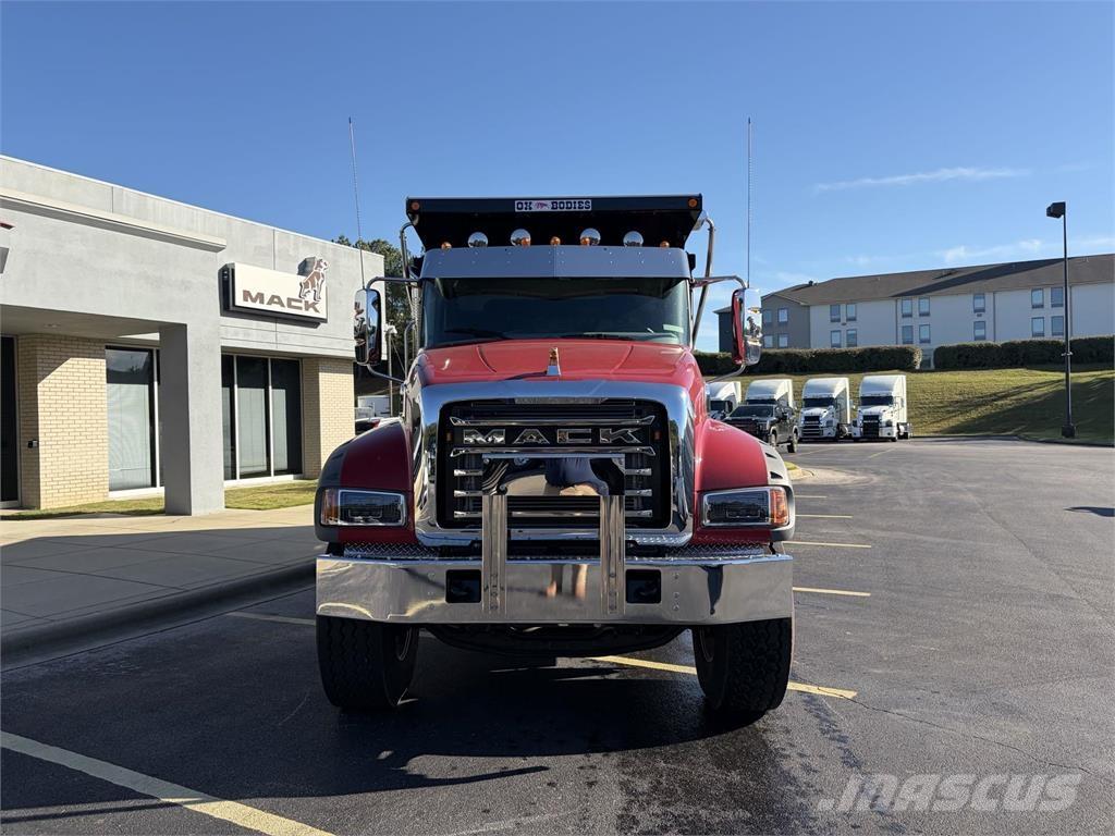 Mack GR64FR Kiperi kamioni